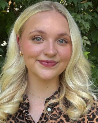 Photo of Alexandra Leineke, Pre-Licensed Professional, MSW, intern