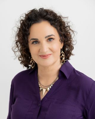 Photo of Saskia Stallings, Clinical Social Work/Therapist, MSW, LCSW, EMDR, CCTP, CCTP-II