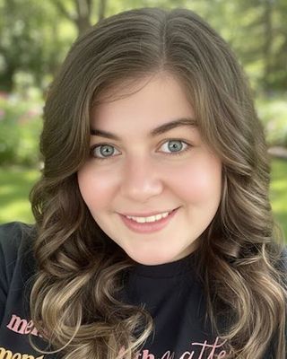 Photo of Andrea Davis, Pre-Licensed Professional, LMSW