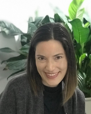 Photo of Jenny Lee, Licensed Mental Health Counselor, MPS, LMHC, ATR