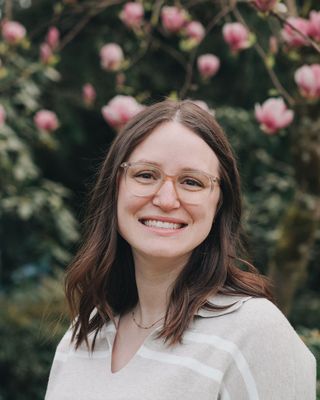 Photo of Emily Besaw, Clinical Social Work/Therapist, LICSW
