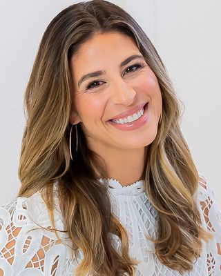 Photo of Dr. Jenna Scott, Marriage & Family Therapist, PhD, LMFT