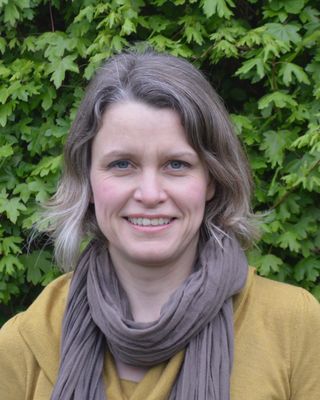 Photo of Donna Harris, Counsellor, PhD, MBACP Accred