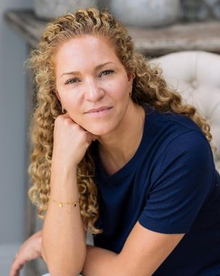 Photo of Holly Gellatley, Psychotherapist, MBACP