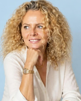 Photo of Linda Smith, Counsellor, MBACP
