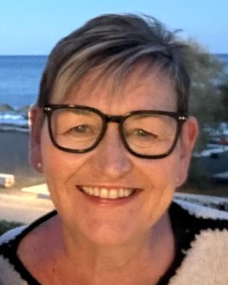 Photo of Julie Lesslie, Counsellor, MBACP