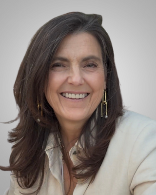 Photo of Laura Head, Psychiatric Nurse Practitioner, RN, PMHNP