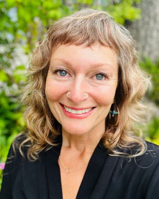 Photo of Dr. Loi Medvin, Psychologist, PsyD