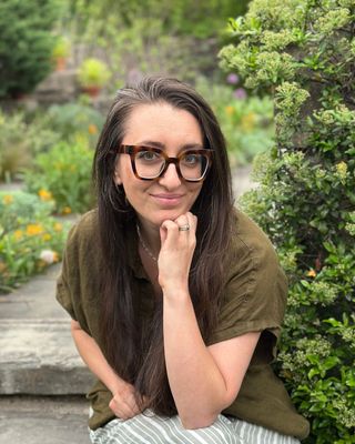 Photo of Ava Dweck, Pre-Licensed Professional