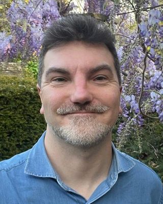 Photo of Alun Davies, Psychotherapist, MSc, MBACP