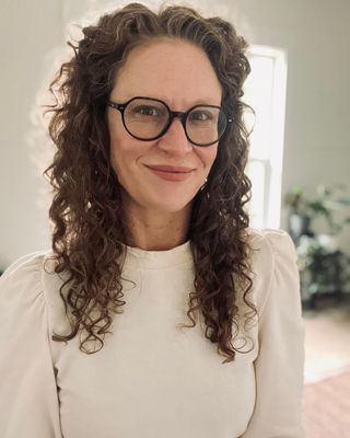 Photo of Leslie Fulp, Pre-Licensed Professional, MSW, LICSWA