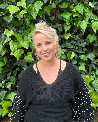 Photo of Emily Pearlstein, Mental Health Counselor, LMHC