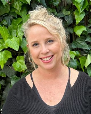 Photo of Emily Pearlstein, Mental Health Counselor, LMHC