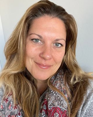 Photo of Christina DeMaria, Art Therapist, LCAT