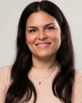 Photo of Emma Medeiros, Registered Psychotherapist (Qualifying), BA, MPS