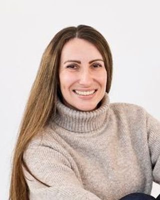Photo of Danielle Lenarduzzi, Registered Psychotherapist, MACP