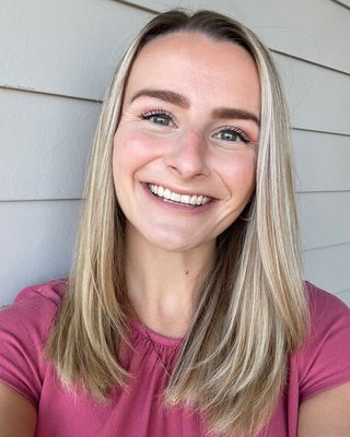 Photo of Stephanie Arnold, Pre-Licensed Professional