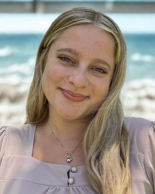 Photo of Mackenzie Lyons, Pre-Licensed Professional, RMHC-I