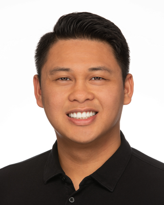 Photo of Leander Loh, Pre-Licensed Professional