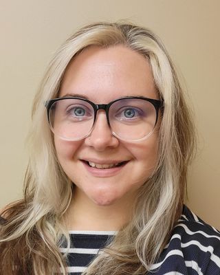 Photo of Samantha Murray, Registered Psychotherapist, BA, CCTP, MACP