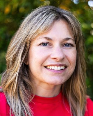 Photo of Amy Woodman, Counsellor, MBACP