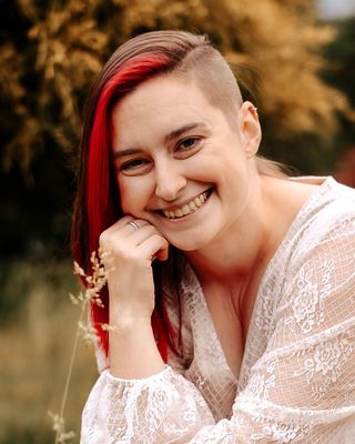 Photo of Sarah Betz - Meadow Therapy, LCSW