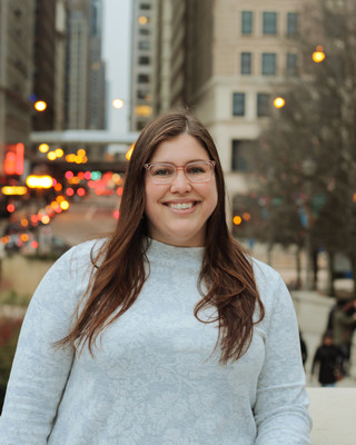 Photo of Elle Skelton, LCPC, LPCC, LPCMHSP, LPC, BC-TMH, Licensed Clinical Professional Counselor in Chicago