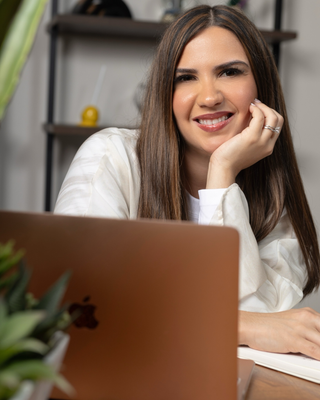 Photo of Dr. Estefania Luna, Psychologist, PsyD