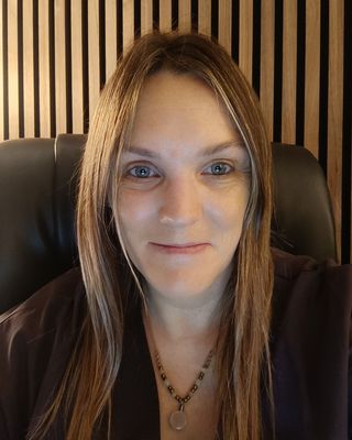 Photo of Anna Louise Lloyd, Psychotherapist, MA, MIAHIP