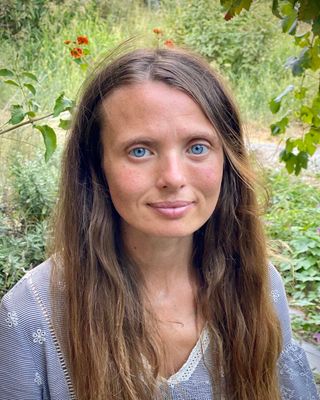 Photo of Roisin Conheady, Psychotherapist, MA, HCPC-Art Therap.