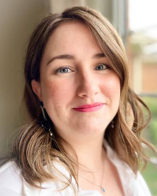 Photo of Emily Alton, Registered Psychotherapist, MACP