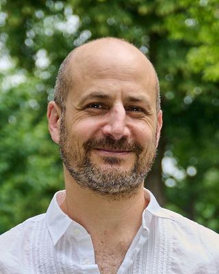 Photo of Daryl Vineberg, Registered Psychotherapist, RP, VMTR, BA, MEng