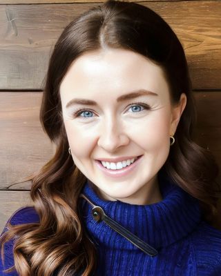 Photo of Stephanie DeVries - Eating Disorders, Binge Eating & Bulimia - Steph, Registered Psychotherapist (Qualifying)