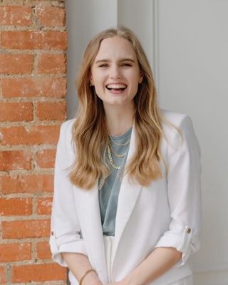 Photo of Arlee Pryor, Marriage & Family Therapist, MA, LMFT, CSTIP