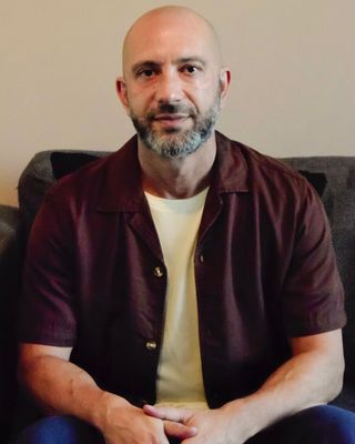 Photo of Jonathan Raznick, Psychotherapist, MA, MBACP Accred