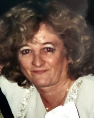 Photo of Nina Mackta, Clinical Social Work/Therapist, MSW, LICSW