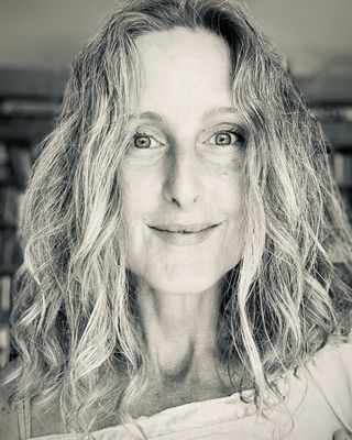 Photo of Corinne W Crone, Marriage & Family Therapist Associate, MA, AMFT